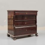 1035 7188 CHEST OF DRAWERS